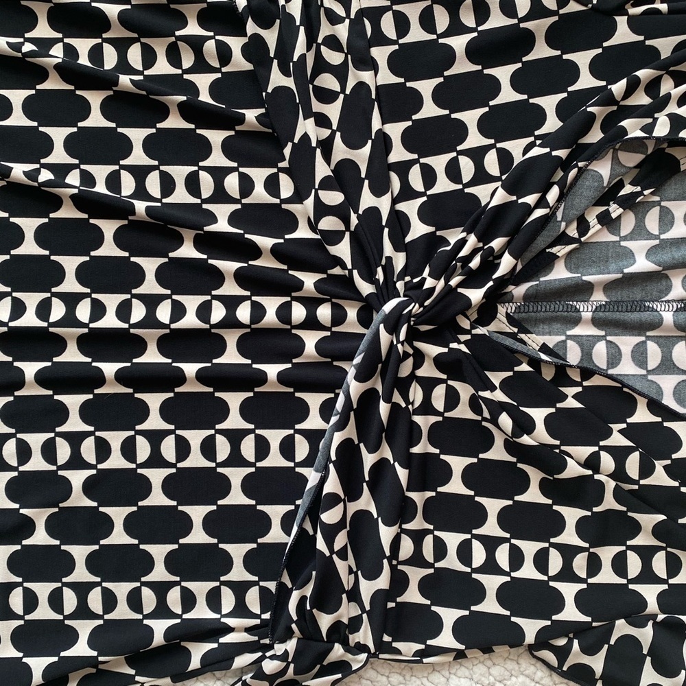 Black and Tan New Directions dress size small. - Picture 6 of 9